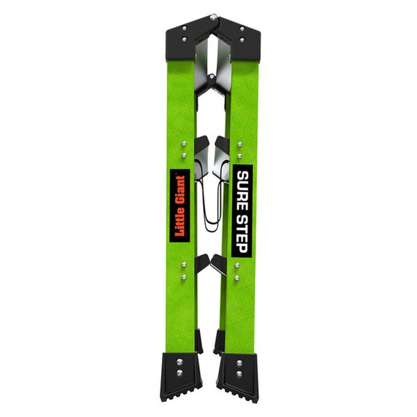 Zusammengeklappte Little Giant Sure Step Trittleiter aus Aluminium für den Haushalt.