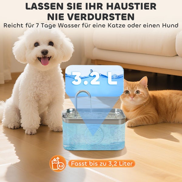 Hund und Katze neben einem automatischen 3,2 Liter Trinkbrunnen für Haustiere.