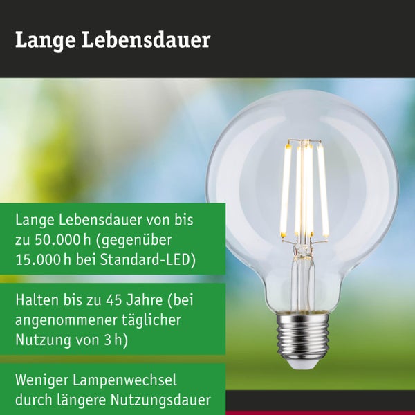 LED-Filament-Globelampe mit Hinweis auf eine lange Lebensdauer von bis zu 50000 Stunden oder 45 Jahren.