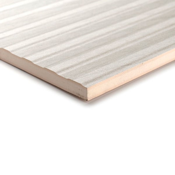 Wandfliese aus Keramik mit strukturierter Oberfläche und länglichem Relief für den Innenbereich