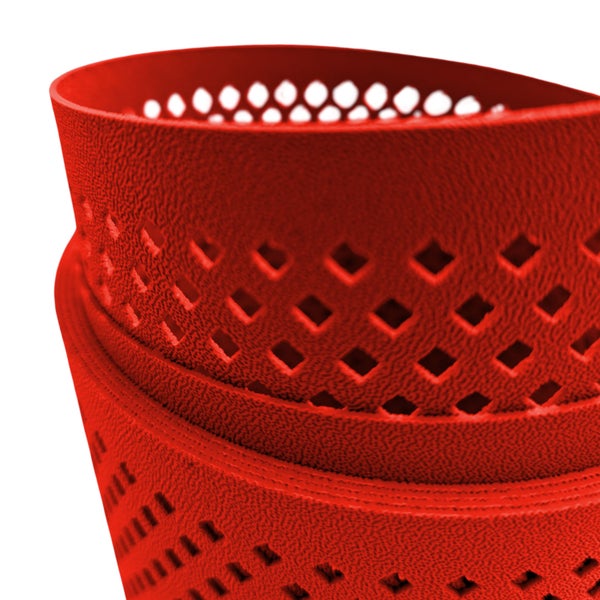 Detailansicht eines Pflanzgefäßes aus Kunststoff mit dekorativen Aussparungen