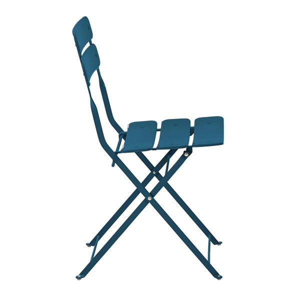 Blauer Klappstuhl aus Metall mit Sitzfläche und Rückenlehne aus Latten für Balkon und Garten.