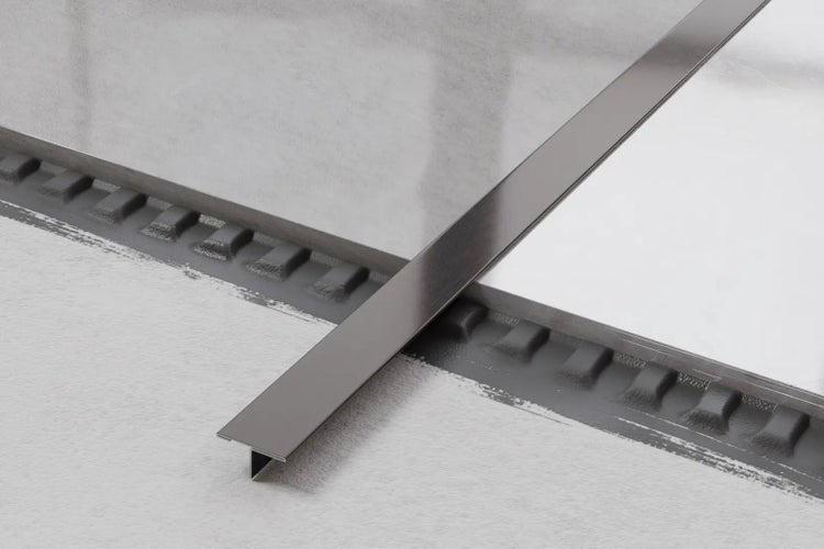 Fliesen Abschlussprofil aus Metall
