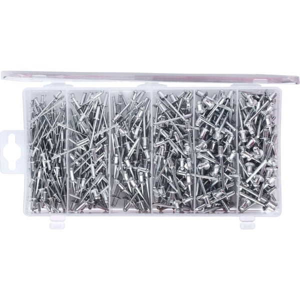 Blindnieten-Sortiment aus Metall in einer transparenten Kunststoffbox mit verschiedenen Größen.