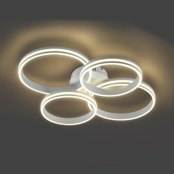 Deckenleuchte mit vier Ringen