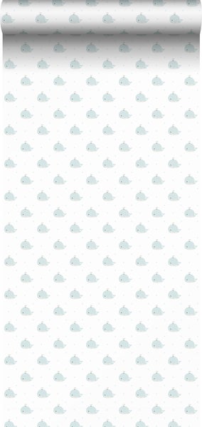 Babyzimmer mit Kinderbett und Tapete mit Walmotiven