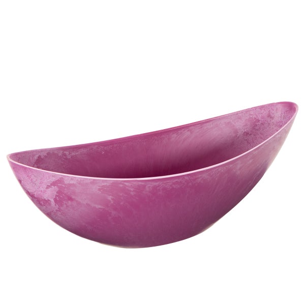 Pinke, ovale Pflanzschale in Bootform aus Kunststoff mit marmorierter Oberfläche.