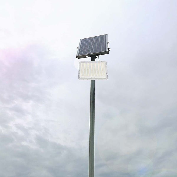 V-TAC VT-240W-W - Weiße Solar-Flutlichter - 30W - IP65 - 2600 Lumen - 6400K