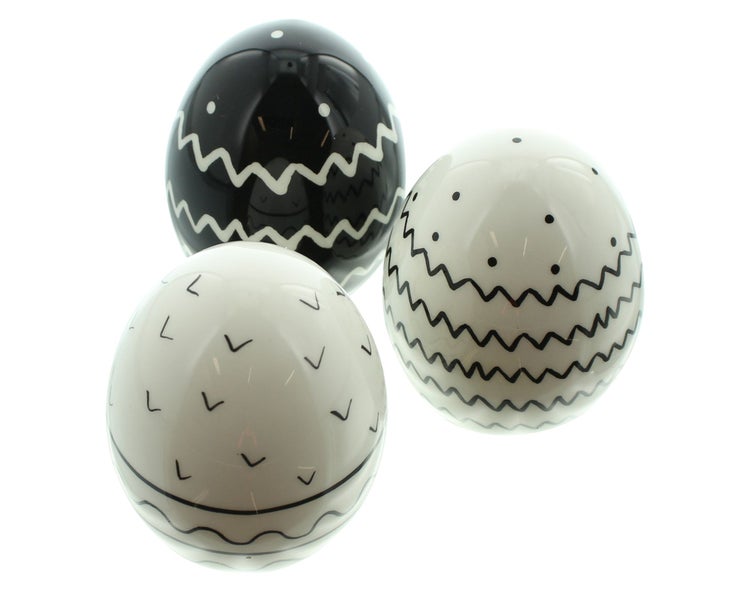 Drei dekorative Kugeln mit verschiedenen Mustern