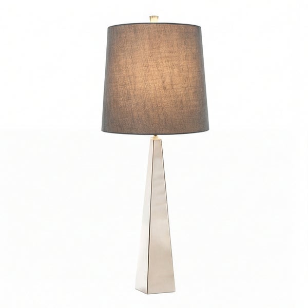 Tischleuchte mit Schirm und Metallfuß