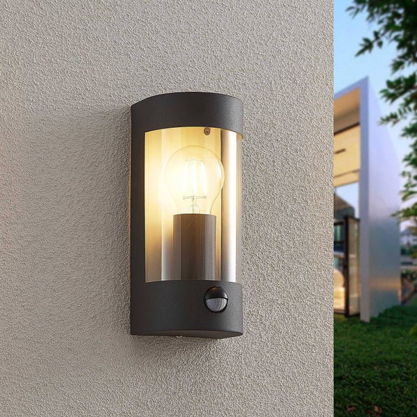 Lindby Wandleuchte außen Junias mit Bewegungsmelder (spritzwassergeschützt (Modern) in Schwarz aus Edelstahl (1 flammig, E27) - Wandlampe für Außenwand/Hauswand Haus Terrasse und Balkon