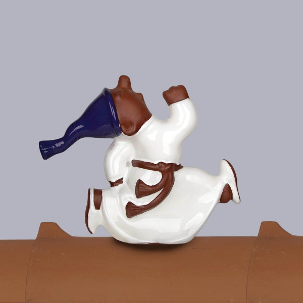 Firstfigur Schlafwandler aus Keramik auf Firstziegel