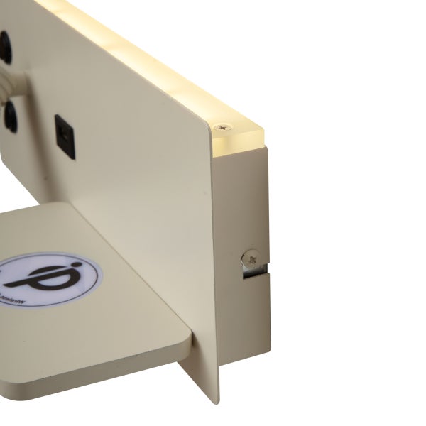 Wandleuchte mit Ablage, USB-Anschluss und induktiver Ladefunktion.