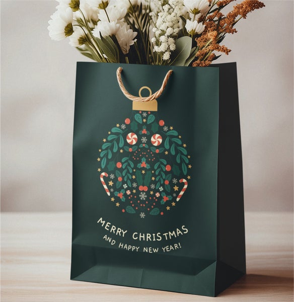 Geschenktasche mit Weihnachtsmotiv und Blumendekoration
