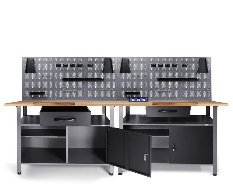 Werkbank mit Lochwand, Schublade und Schranktür.