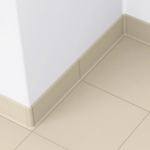 Glasvase in Flaschenform aus grünem marmoriertem Glas mit schmalem Hals und ausgestelltem Rand.