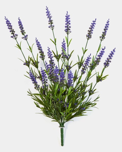 Künstlicher Lavendelbusch mit lila Blüten und grünen Blättern aus Kunststoff, Kunstpflanze für die Dekoration.