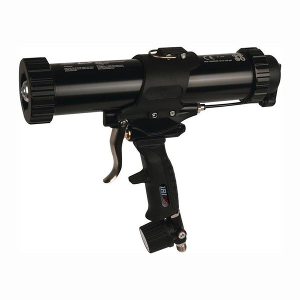 Grauer Teppich in einem Wohnzimmer mit Möbeln und Pflanzen