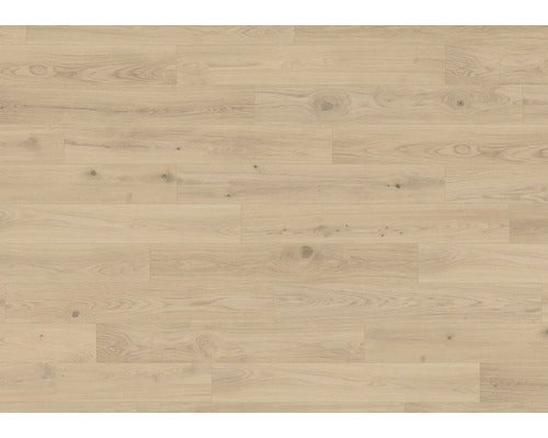 Heller Laminatboden in einem modern eingerichteten Küchen- und Essbereich.