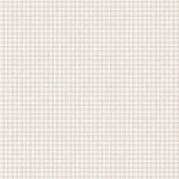 Schlafzimmer mit floral gemusterter Tapete, Bett, Tisch und geöffneter Tür