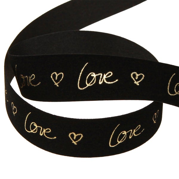 Schwarzes Samtband mit der Aufschrift Liebe und Herzmotiven