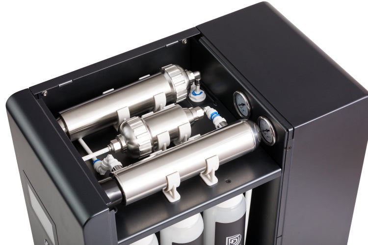 Wasserfilter Aqua Business: Hochleistungs-Wasseraufbereitungsanlage mit Umkehrosmose und UV-Desinfektion für Firmen.