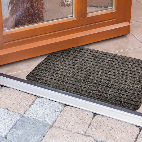 Fußmatte vor einer Haustür