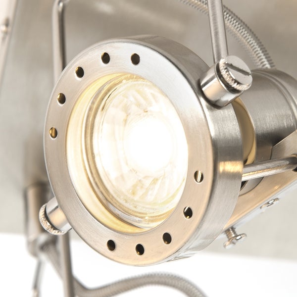 Nahaufnahme eines LED-Strahlers aus Metall