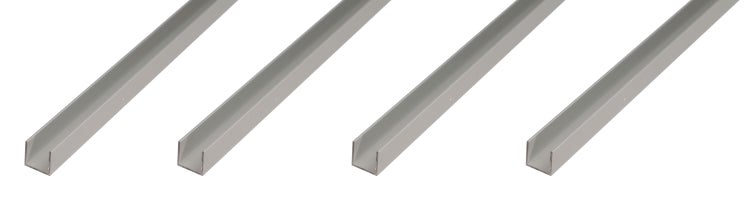Vier U-Profile aus Metall für verschiedene Anwendungen im Innenausbau und Handwerk