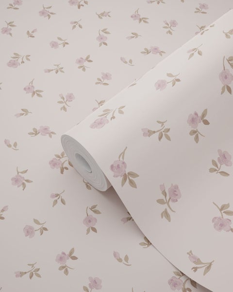 Vliestapete mit zartem Blumenmuster, Tapetenrolle mit kleinen Blüten und Blättern.