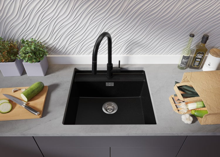 PRIMAGRAN Unterbauspüle Granit Schwarz 56x53cm, Spülbecken 1 Becken + Küchenarmatur 40x20cm + Ablauf-Set + Schneidebrett, Granitspüle ab 60er Unterschrank - Bergen