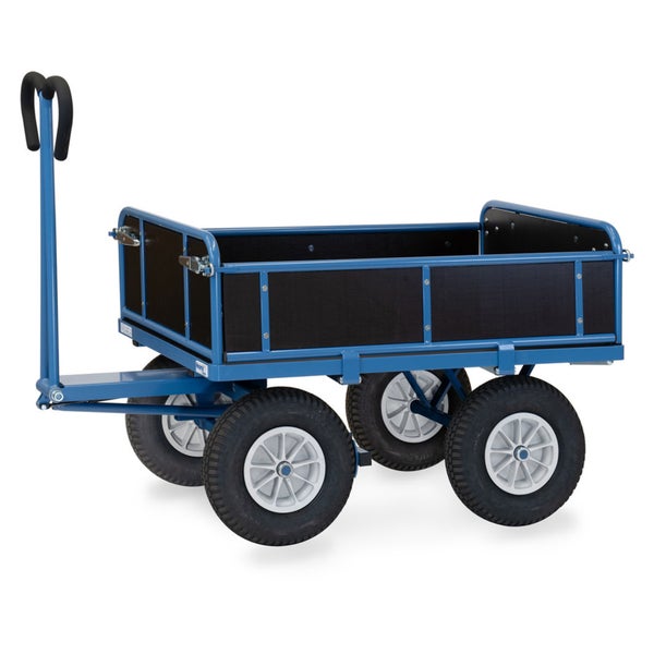 Vierrädriger Bollerwagen mit blauem Metallrahmen, schwarzen Holzwänden und Deichsel mit gepolstertem Griff.