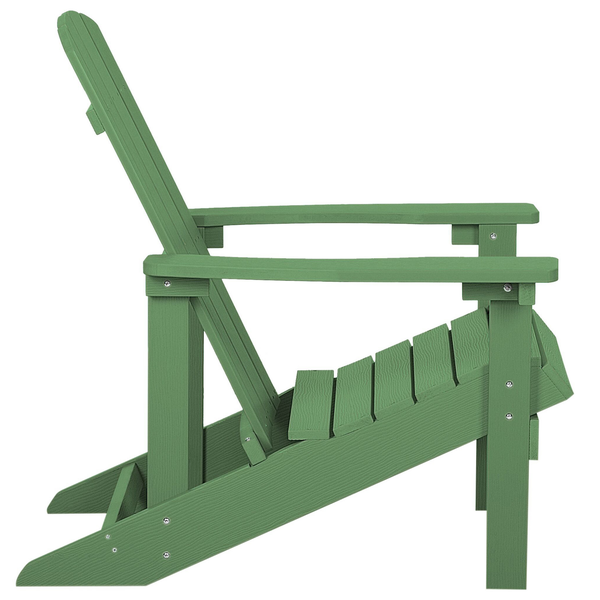 Grüner Adirondack-Gartenstuhl mit breiten Armlehnen und Sitzfläche aus Latten.