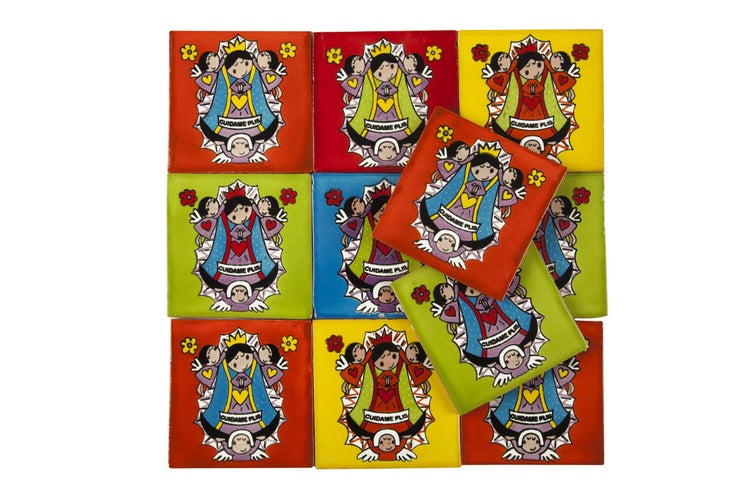 Mehrfarbige Dekorfliesen mit kindlichem Motiv