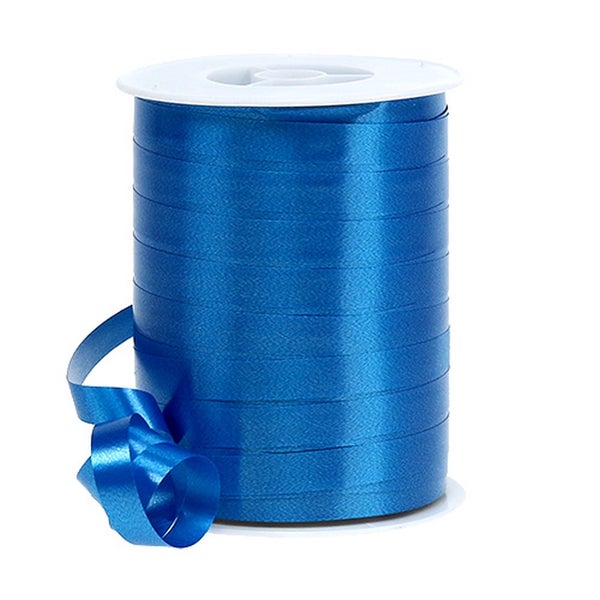 Blaues Geschenkband auf Spule