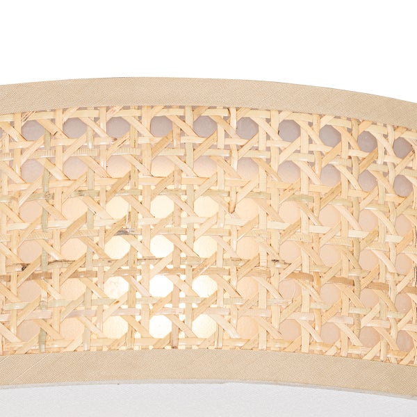 Detailansicht einer Lampe mit Rattanmuster