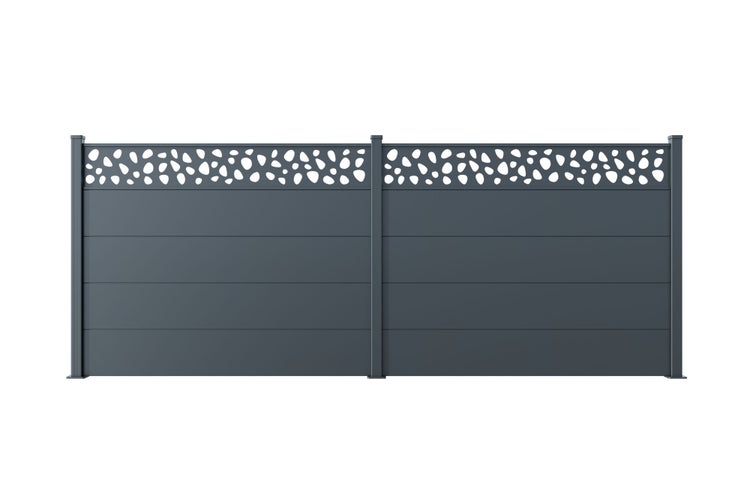 Sichtschutzelement aus Metall mit dekorativem Ausschnitt im oberen Bereich, montiert als Zaun mit zwei Pfosten für den Gartenbereich.