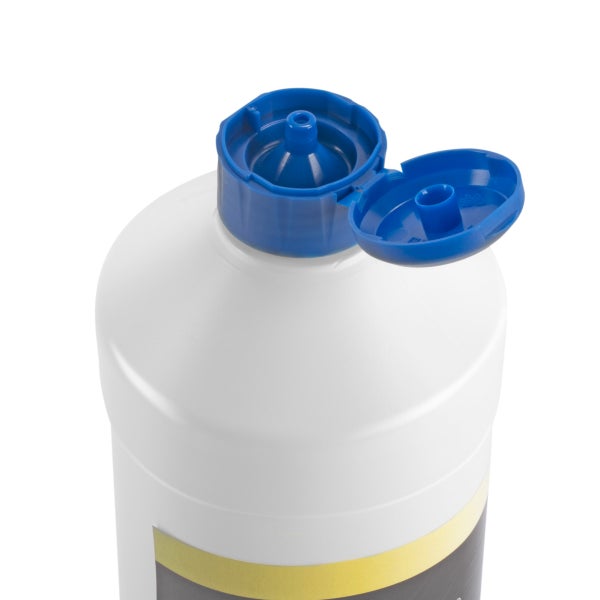 Geöffnete Flasche mit Reinigungsflüssigkeit