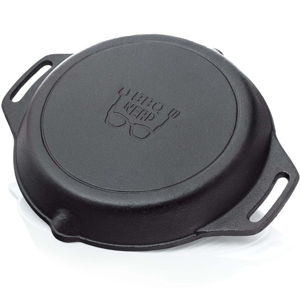 BBQ Nerd Gusseisenpfanne zum Grillen - mit Rillenboden für ein schönes Grillmuster | Steakpfanne Ø 30 cm 3200g mit Ausgießer und Henkel | Antihaft-Pfanne Feuerpfanne Outdoor-Pfanne
