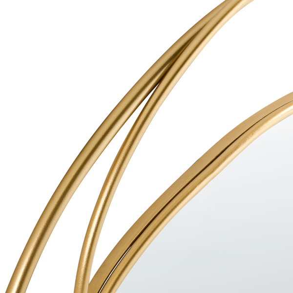 Detailansicht eines geschwungenen Metallrahmens in Gold.