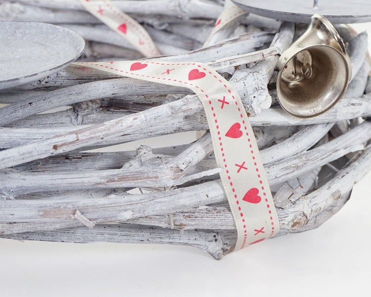 Dekorativer Adventskranz mit Kerzenhalter, Glocke und Band