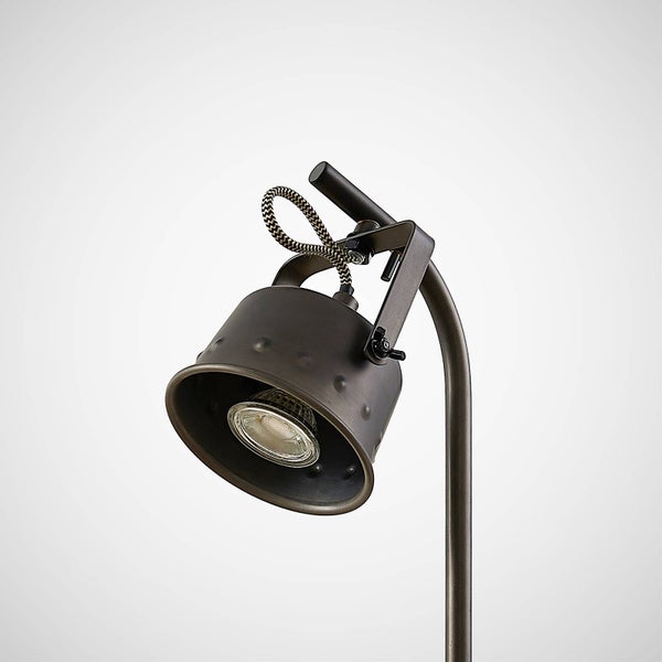 Herzförmige Lichterkette mit Stoffblüten für Dekorationen