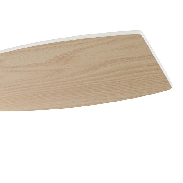 Deckenventilatorflügel in heller Holzoptik mit weißer Kante.