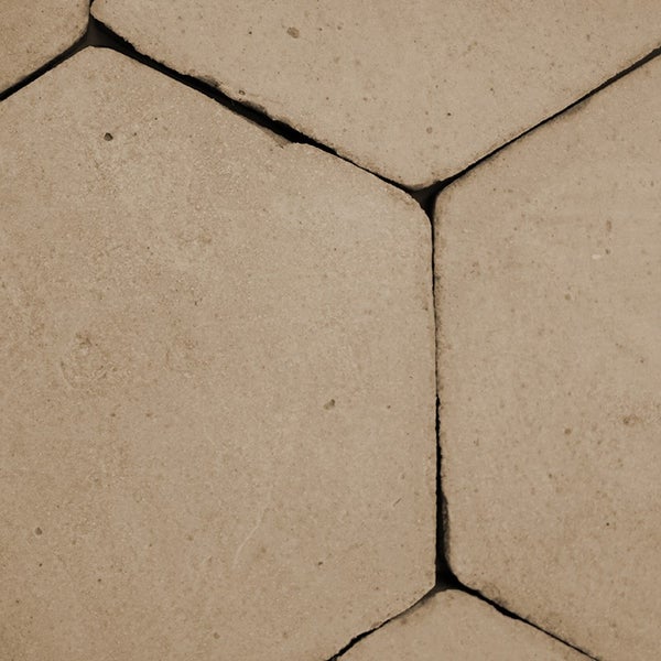 Sechseckige Steinplatten für die Terrassen oder Weggestaltung.