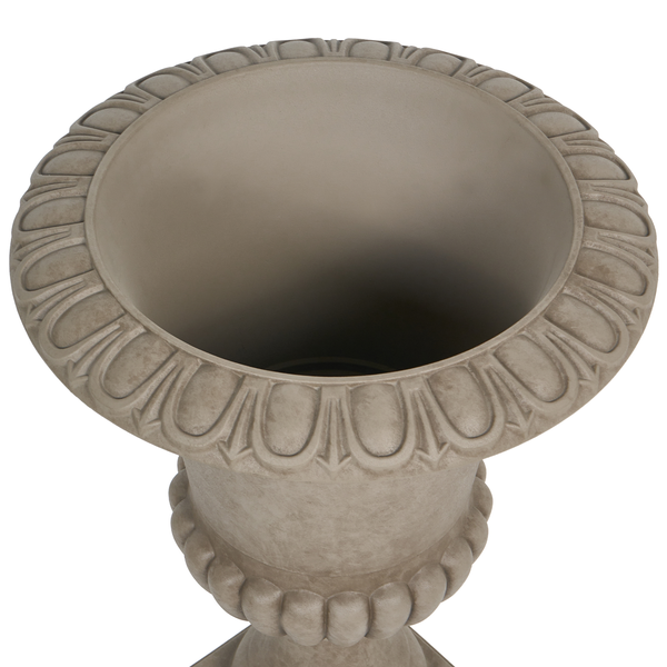 Klassisches Pflanzgefäß in Pokalform aus Kunststein mit ornamentiertem Rand.