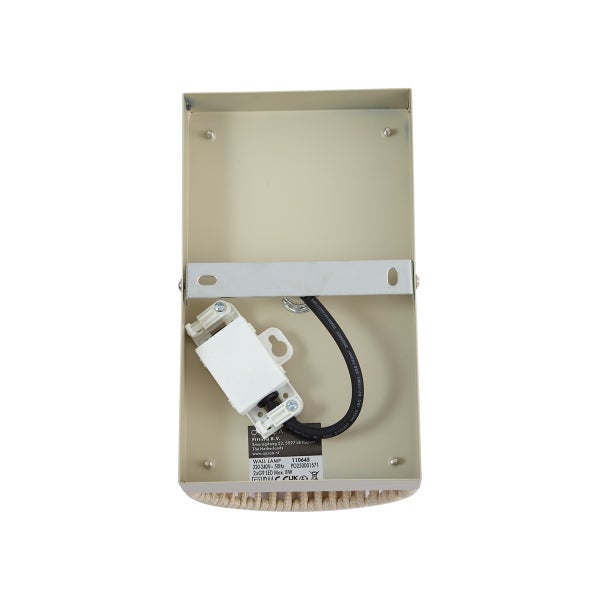 Rückseite einer Wandleuchte mit Gehäuse und Anschlusstechnik für zwei G9 Leuchtmittel.