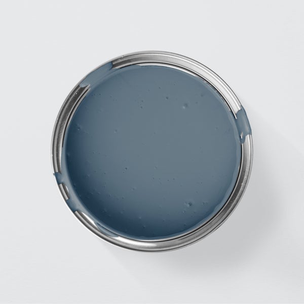 MissPompadour Kreidefarbe für Möbel blau 750ml, Stormy Sky Blue - Holzfarbe, Holzlack matt innen - Möbellack, Möbelfarbe ohne Schleifen - Kreidefarbe für Holz - CosyColours