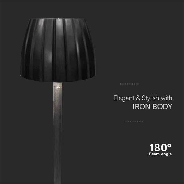 Dekorative Leuchte mit Eisengestell und 180 Grad Abstrahlwinkel