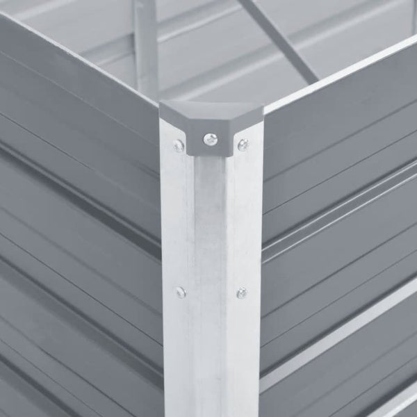 Nahaufnahme der Eckverbindung eines Hochbeets aus Metall mit Eckprofil und Schrauben.