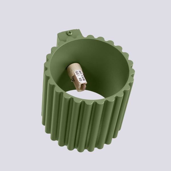 Zylindrische Wandleuchte in Grün mit geriffelter Oberfläche und G9-Fassung für maximal 8 Watt LED.